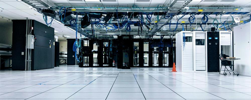 Serverhall. Genrebild: Taylor Vick/Unsplash