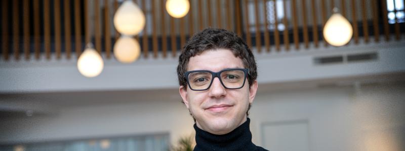 "I ett digitalt samhälle där data är en av våra mest värdefulla tillgångar är ransomware ett mycket farligt hot", säger Emanuele Miotto, doktorand vid Örebro universitet och en av forskarna bakom studien. Foto: Jesper Eriksson