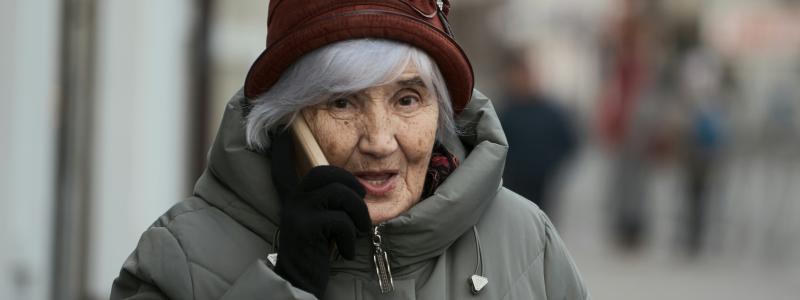 Förslaget innebär att operatörer ska kunna blockera misstänkta samtal och meddelanden innan de når mottagaren. Foto: Maxim Tolchinskiy/Unsplash