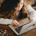 Initiativet HackShield riktar sig till barn och skolor och har sedan starten 2024 nått över 10 000 deltagare i ett 70-tal kommuner i Sverige. Foto: Annie Spratt/Unsplash