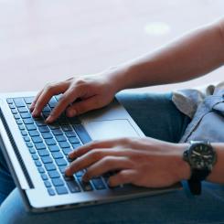 Sammanställningen visar bland annat en ökning av skadliga inloggningar i Microsoft 365 där angripare använder IP‑adresser som liknar legitima användares. Det sker bland annat genom VPN‑tjänster eller frekventa IP‑byten. Foto: Barracuda