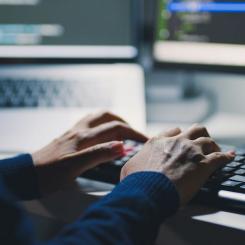 – E‑post‑ och identitetsbaserade attacker intensifieras i en takt vi aldrig sett tidigare, och generativ AI medför helt nya risker, säger Rohit Ghai, CEO på Barracuda.