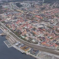 Östersund, fotograferat från helikopter. Vy mot norr. Foto: Hult/Wikimedia Commons/https://commons.wikimedia.org/wiki/File:%C3%96stersund_2.jpg